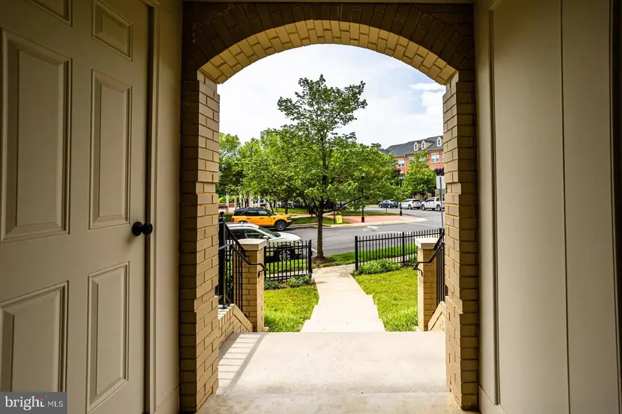 7931 Crescent Park Dr, Gainesville, VA 20155 - #2