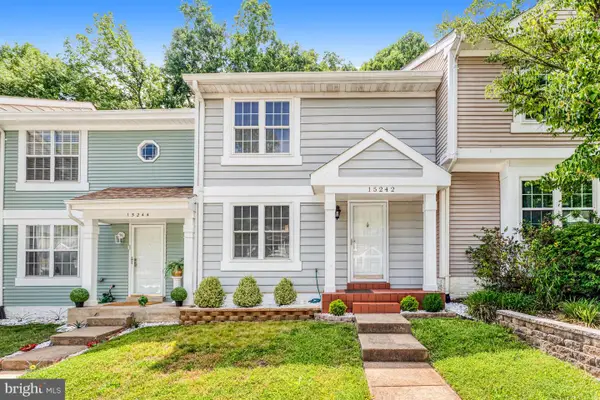 15242 Streamside Ct, DUMFRIES, VA 22025