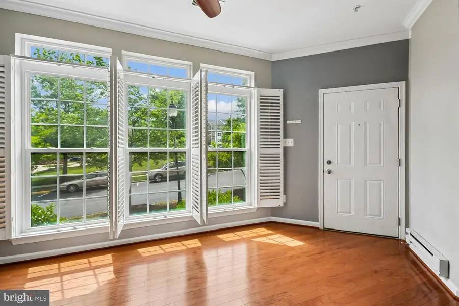 15270 Regents Park Dr, Woodbridge, VA 22191 - #2