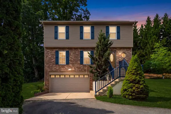 18252 Linton Ct, DUMFRIES, VA 22026