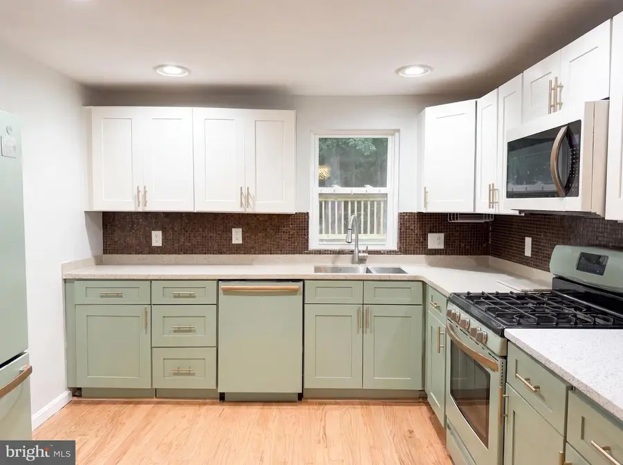 3802 Forestdale Ave, Woodbridge, VA 22193 - #2