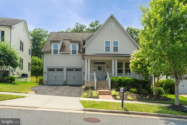 17136 Gullwing Dr, DUMFRIES, VA 22026