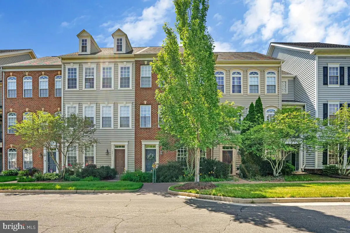 10613 Bristow Station Dr, Bristow, VA 20136 - #1