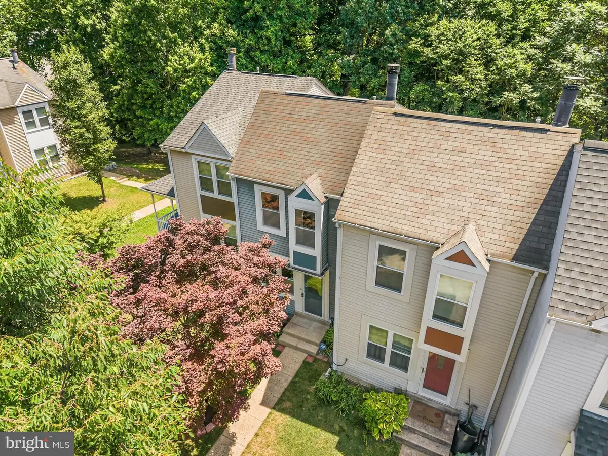 15203 Valley Stream Dr, Woodbridge, VA 22191 - #1