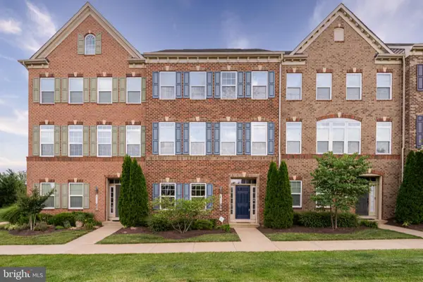 7102 Darbey Knoll Dr, GAINESVILLE, VA 20155