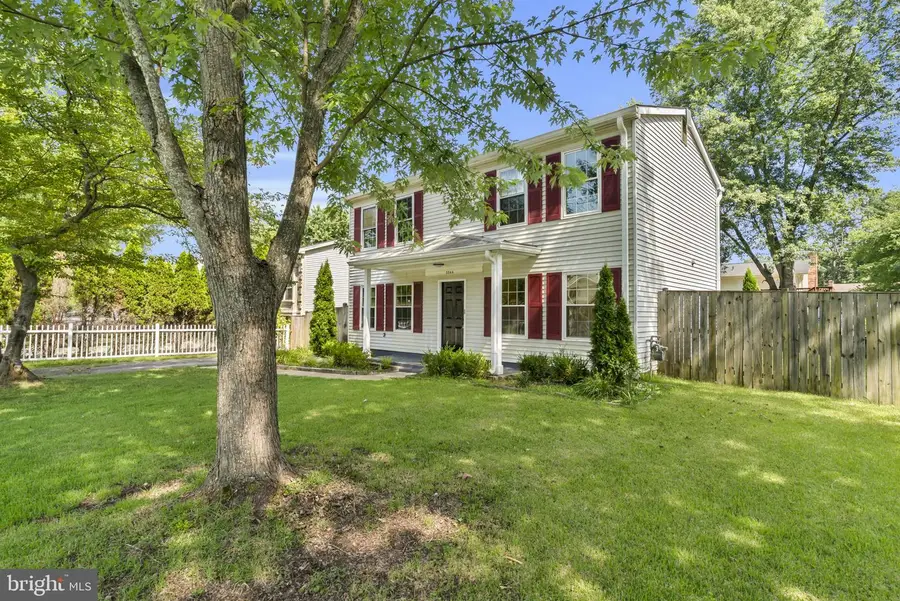 5566 Saint Charles Dr, Woodbridge, VA 22193 - #3