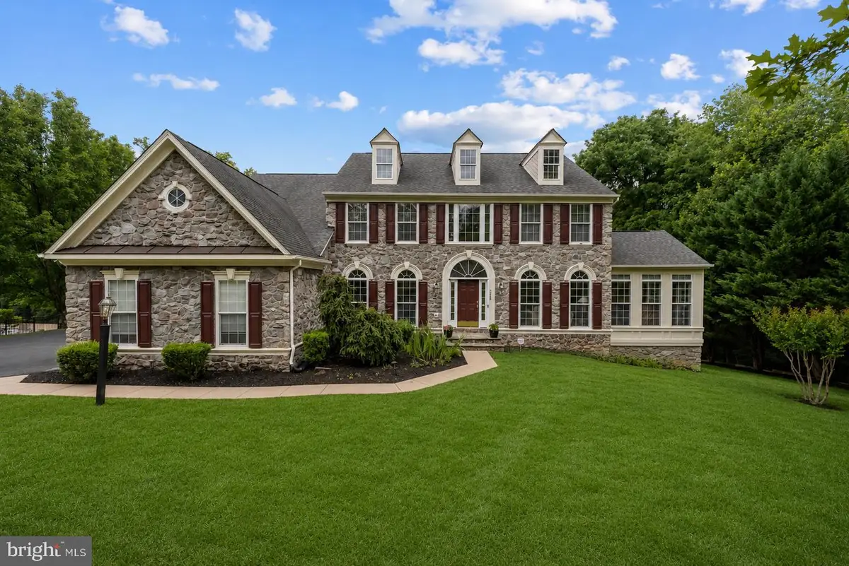 7600 Great Dover St, Gainesville, VA 20155 - #1