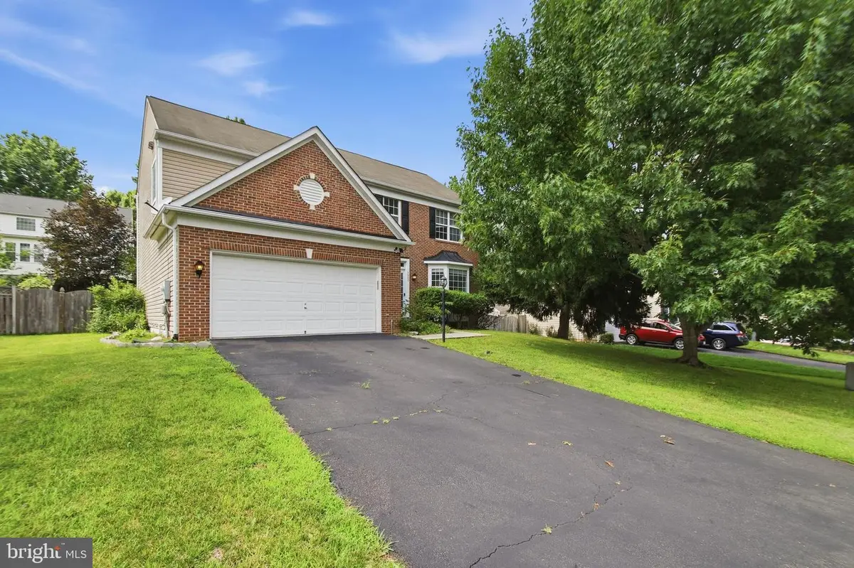 5880 Moonbeam Dr, Woodbridge, VA 22193 - #1