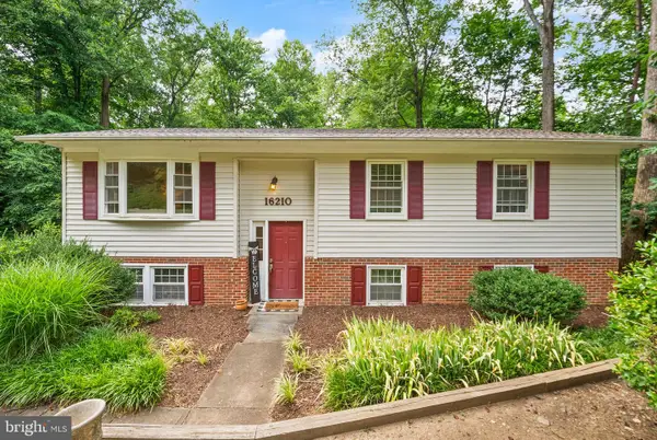 16210 Sheffield Dr, DUMFRIES, VA 22025