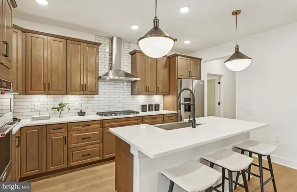 6117 Azurite Way, HAYMARKET, VA 20169