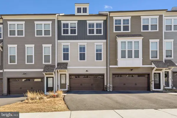 1697 Beech Leaf St, DUMFRIES, VA 22026