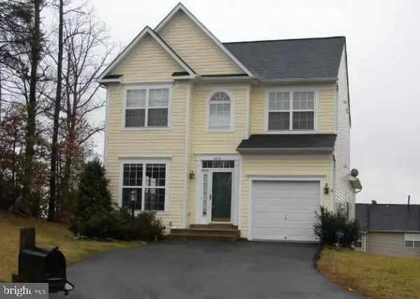 3301 Tony Ct, DUMFRIES, VA 22026