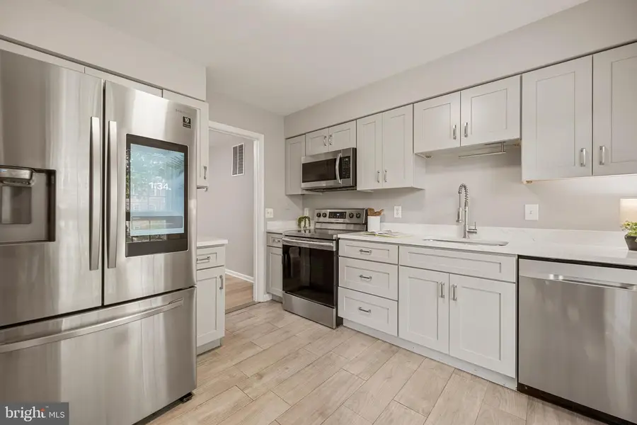 12710 Lockleven Ln, Woodbridge, VA 22192 - #2