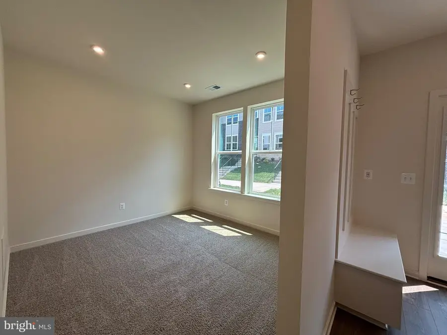 18022 Alicia Ave, Dumfries, VA 22026 - #2