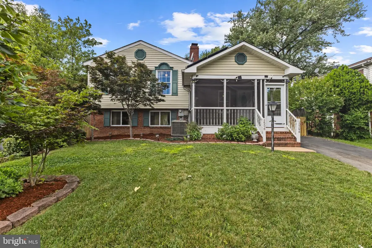 1506 Hylton Ave, Woodbridge, VA 22191 - #1
