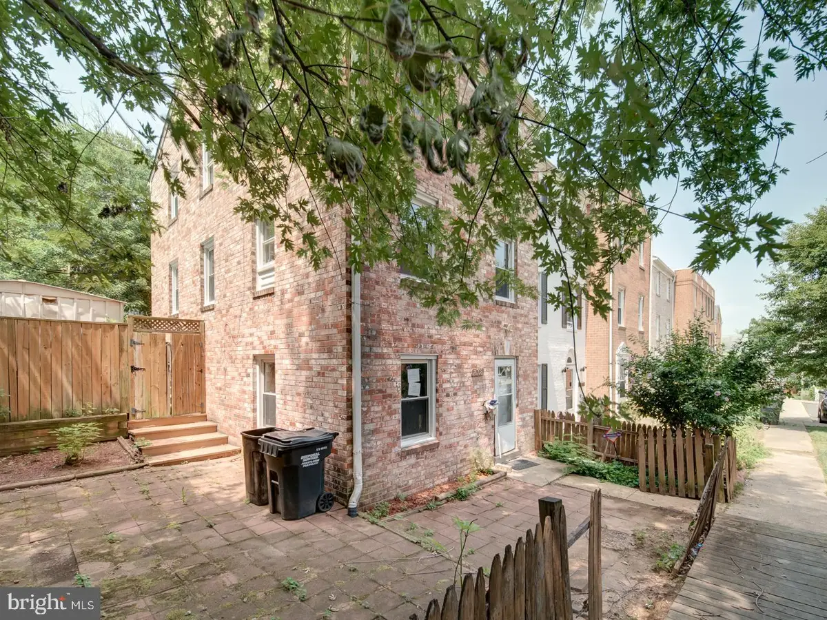 16708 Chowning Ct, Woodbridge, VA 22191 - #1