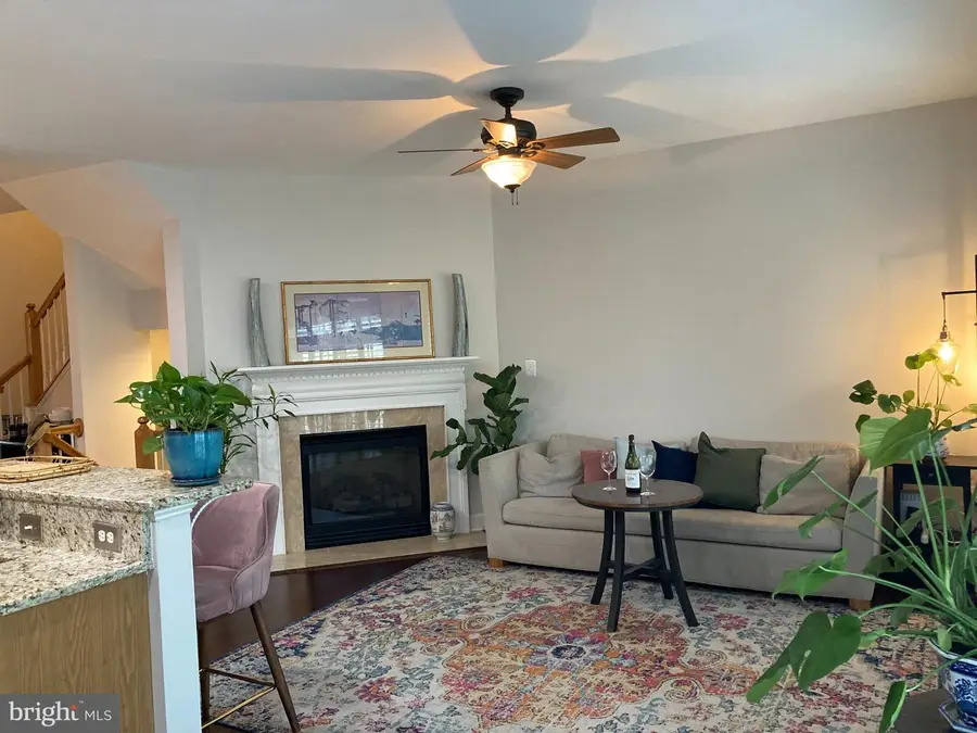 728 Vestal St, Woodbridge, VA 22191 - #3