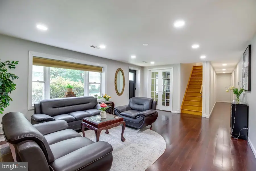 8407 Spruce St, Manassas, VA 20111 - #3