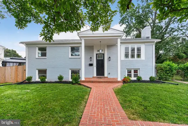 9927 Portsmouth Rd, MANASSAS, VA 20109