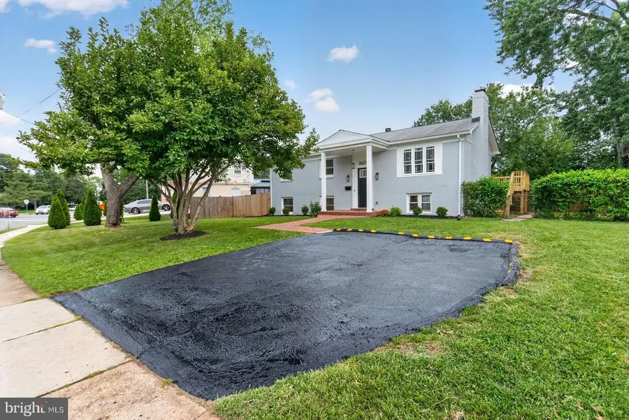 9927 Portsmouth Rd, Manassas, VA 20109 - #3