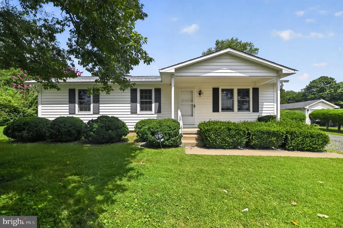 13996 Lakeview Dr, Gainesville, VA 20155 - #1
