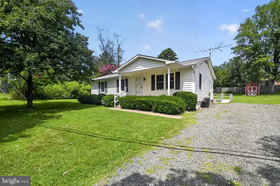 13996 Lakeview Dr, Gainesville, VA 20155 - #2