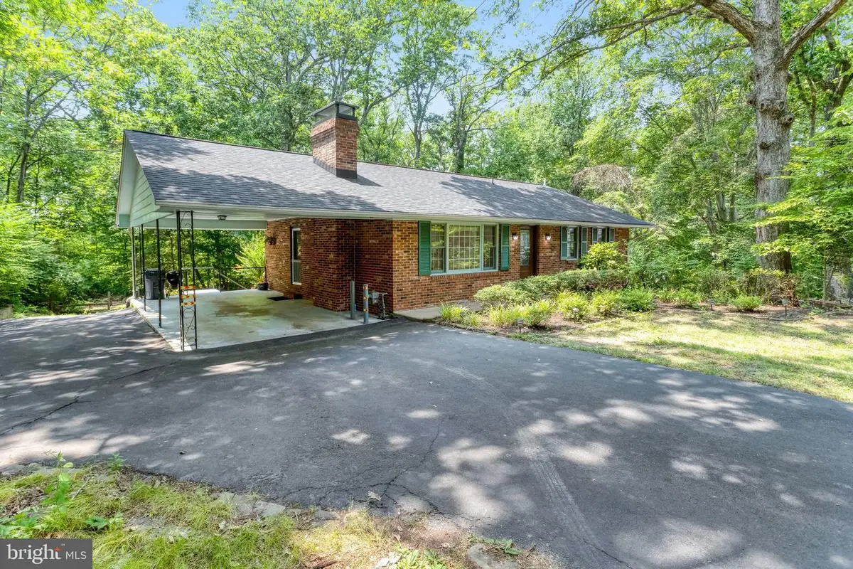 18355 Sharon Rd, Triangle, VA 22172 - #1