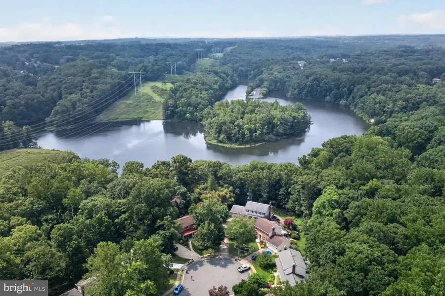 12012 Governors Ct, Woodbridge, VA 22192 - #2
