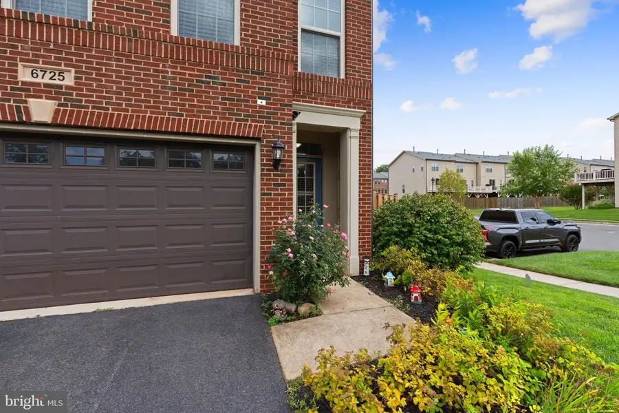 6725 Pinchot Ln, Haymarket, VA 20169 - #2