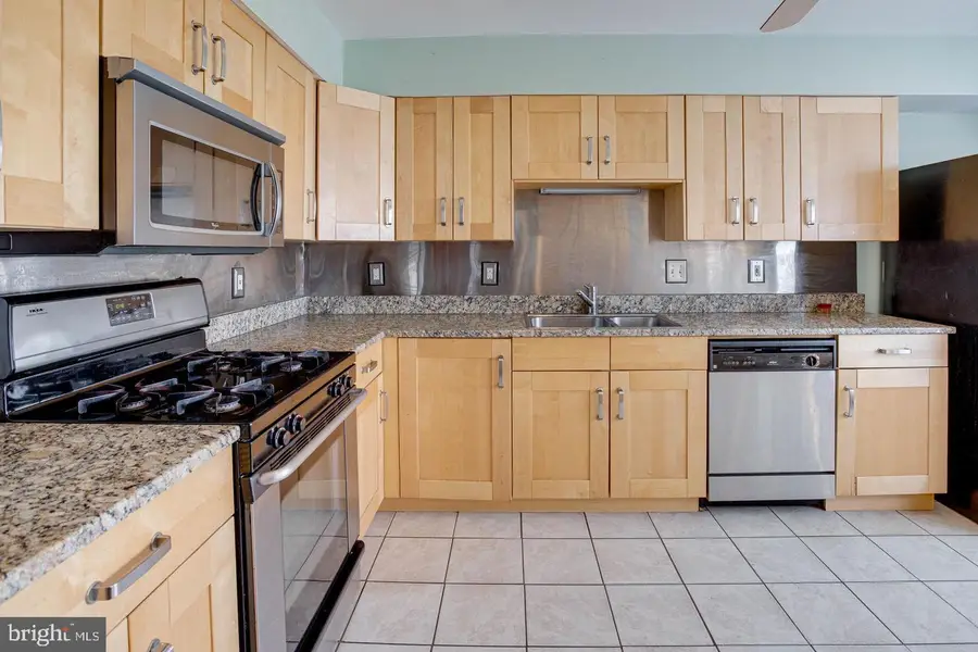 14319 Raddock Ct, Woodbridge, VA 22193 - #2