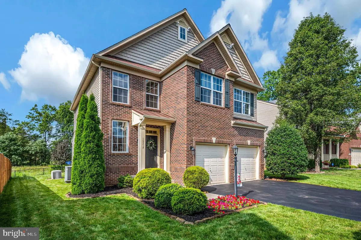 15217 Santander Dr, Gainesville, VA 20155 - #1