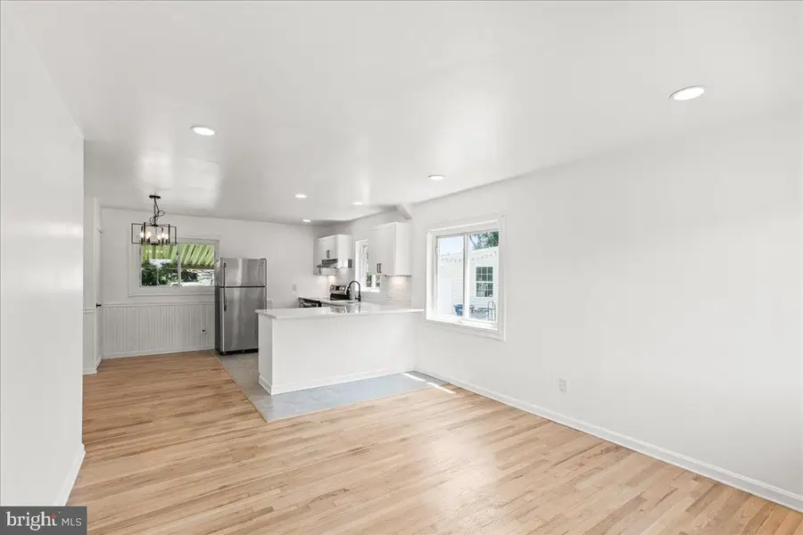 15913 Crest Dr, Woodbridge, VA 22191 - #3