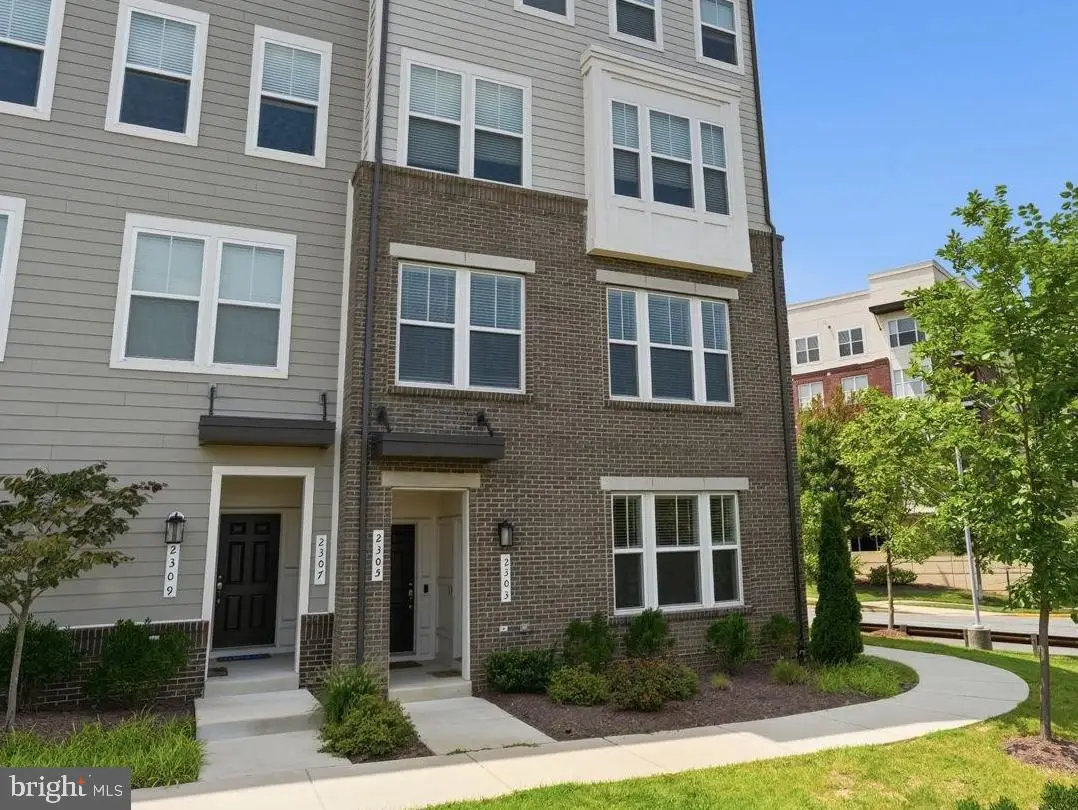 2303 Stephanie Tessa Ln, Woodbridge, VA 22191 - #1