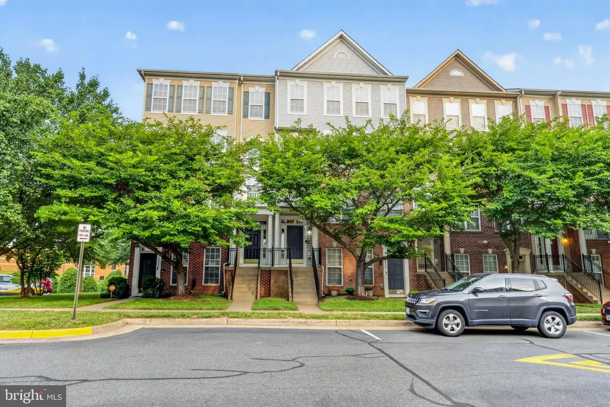 15541 John Diskin Cir, Woodbridge, VA 22191 - #1