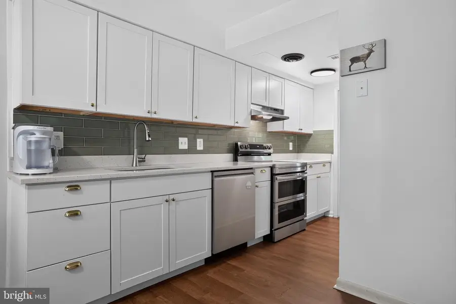 14871 Emberdale Dr, Woodbridge, VA 22193 - #2