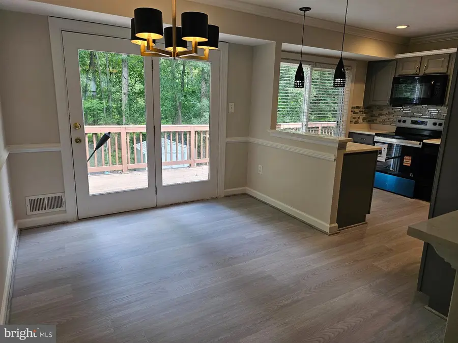 12819 Oakwood Dr, Woodbridge, VA 22192 - #3