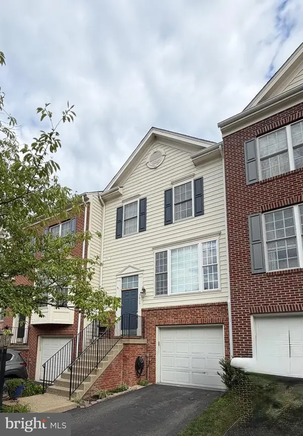 9819 Cheshire Ridge Cir, MANASSAS, VA 20110