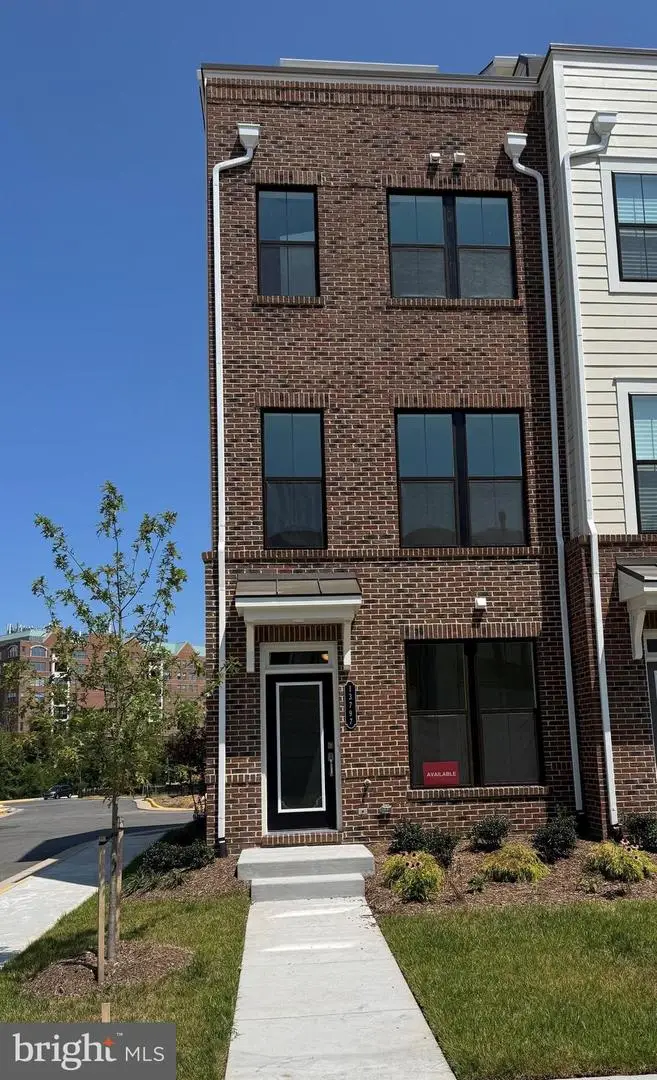 13817 Chrisswind Ave, Woodbridge, VA 22191 - #1