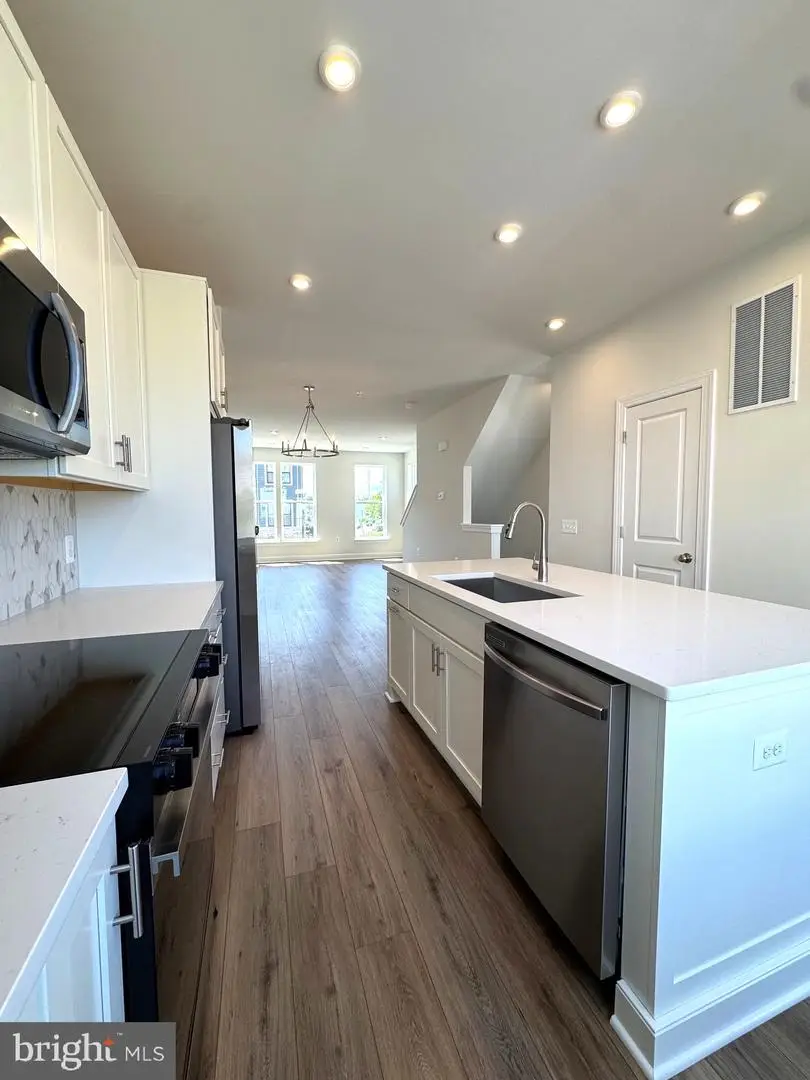 13817 Chrisswind Ave, Woodbridge, VA 22191 - #2