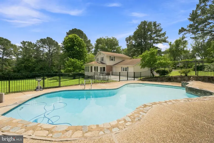 8010 Hillcrest Dr, Manassas, VA 20111 - #2