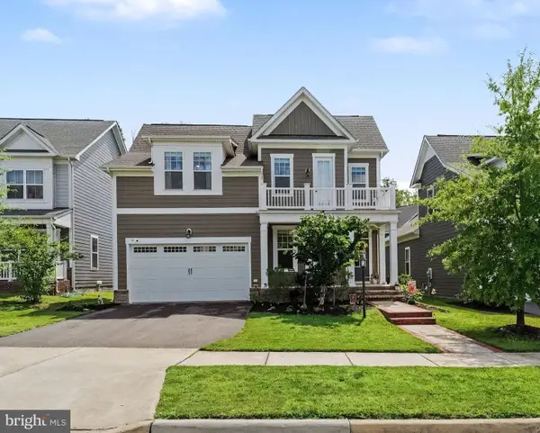 17929 Woods View Dr, DUMFRIES, VA 22026