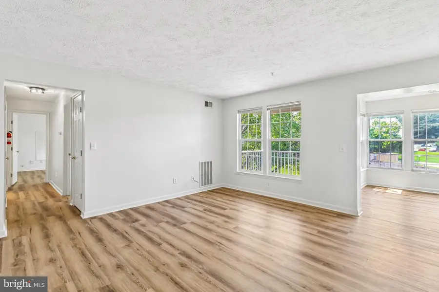 3560 Sherbrooke Cir #202, Woodbridge, VA 22192 - #2