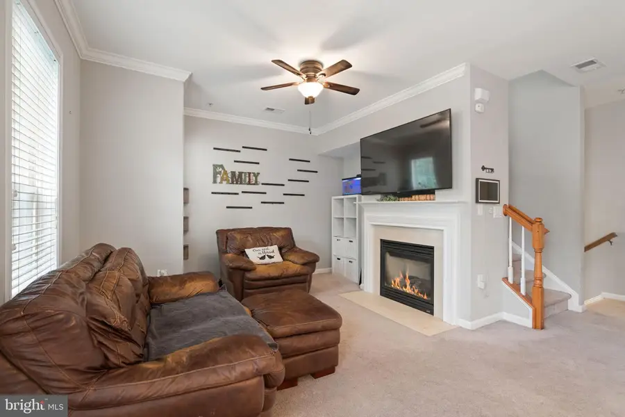 14586 Kylewood Way, Gainesville, VA 20155 - #2