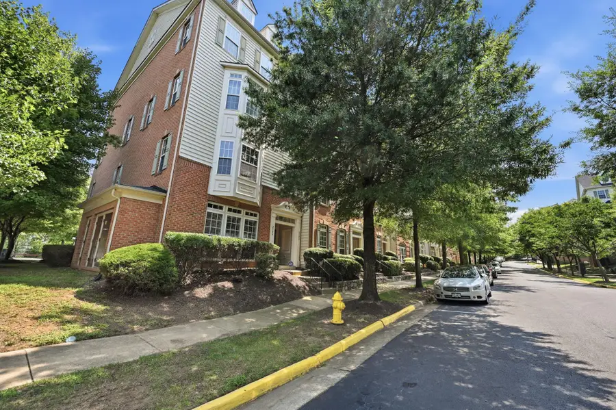 2584 Eastbourne Dr, Woodbridge, VA 22191 - #3