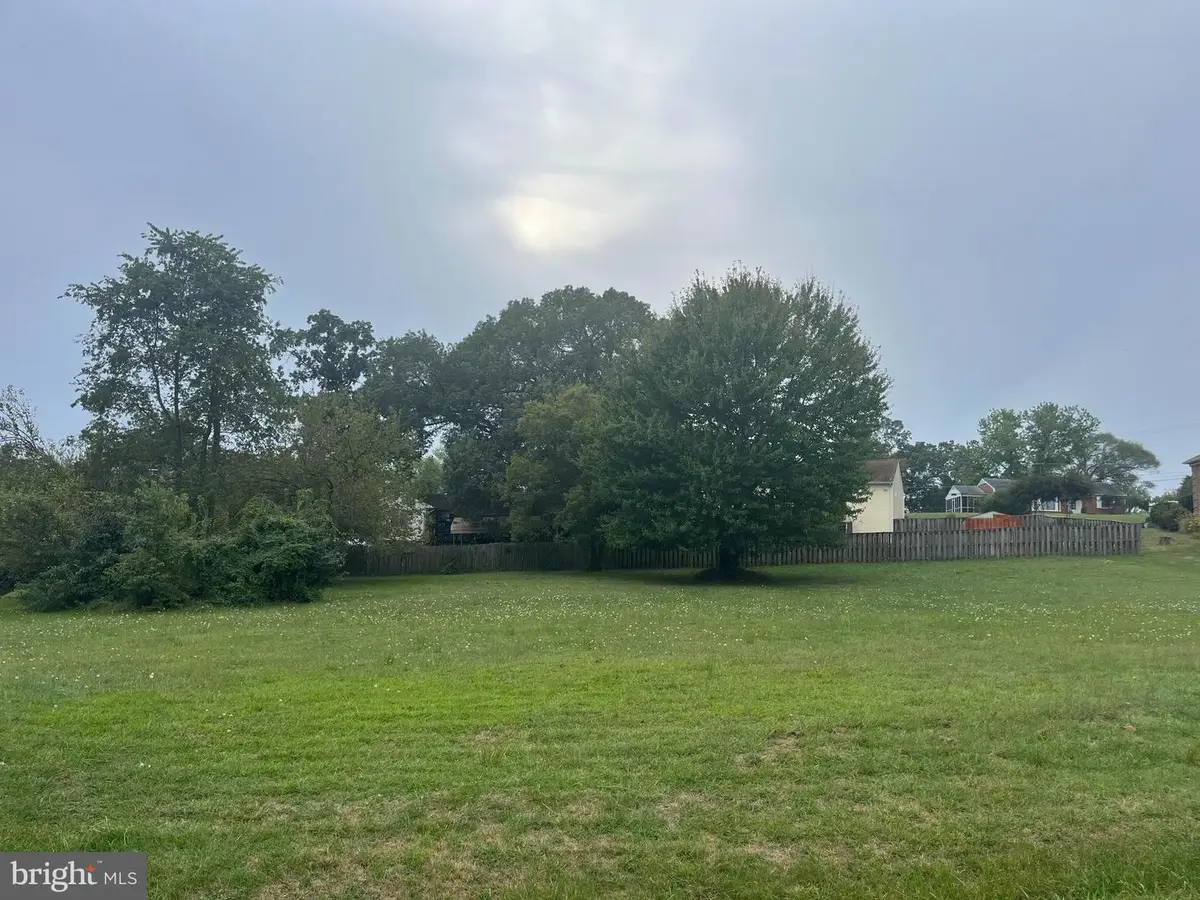 17640 Washington St, Dumfries, VA 22026 - #1