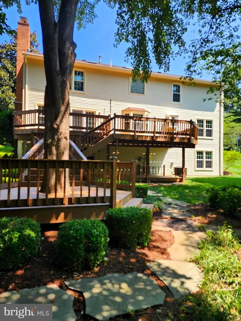 12851 Valleywood Dr, Woodbridge, VA 22192 - #2