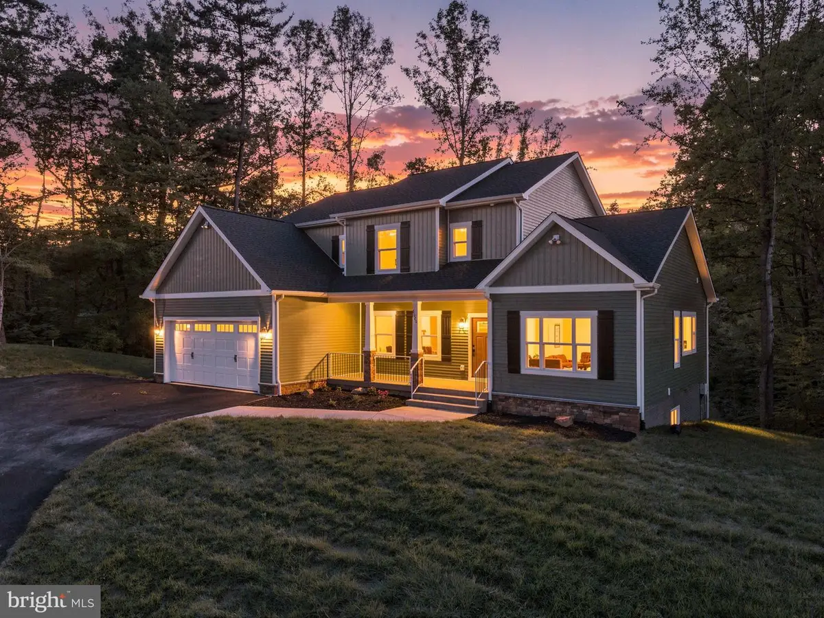 8020 Pinnacle Ridge Dr, Manassas, VA 20112 - #1