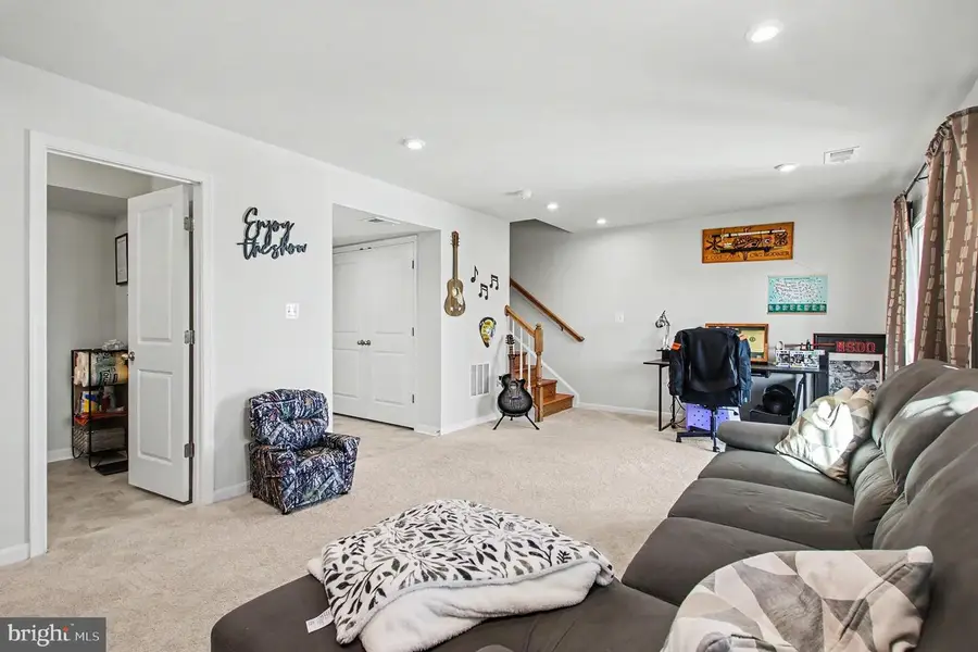 4014 Shire Meadow Ln, Triangle, VA 22172 - #3