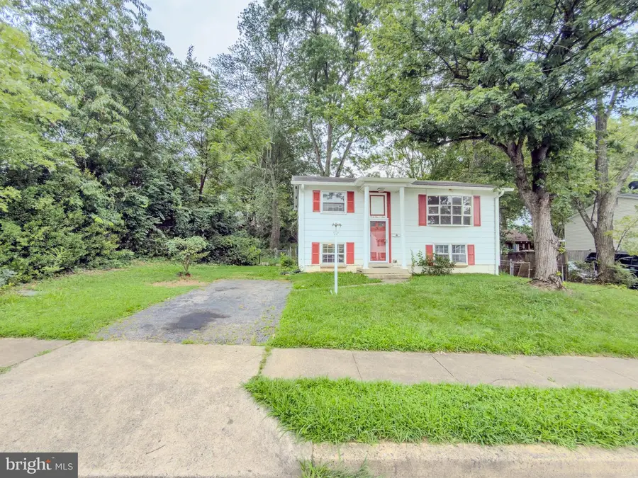 4509 Hamilton Dr, Woodbridge, VA 22193 - #2