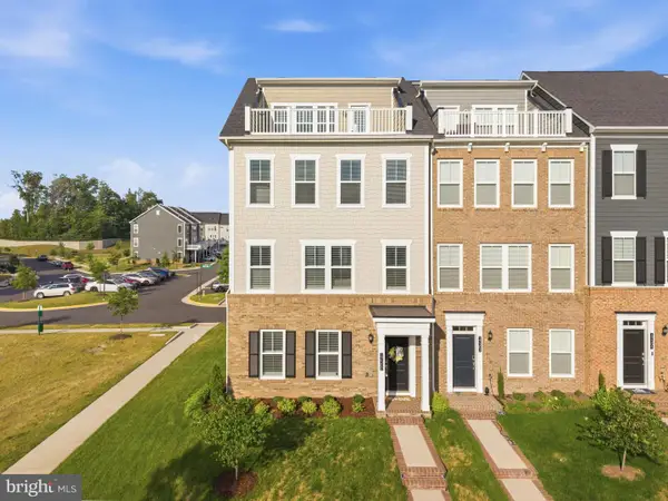 17300 Turnstone Dr, DUMFRIES, VA 22026